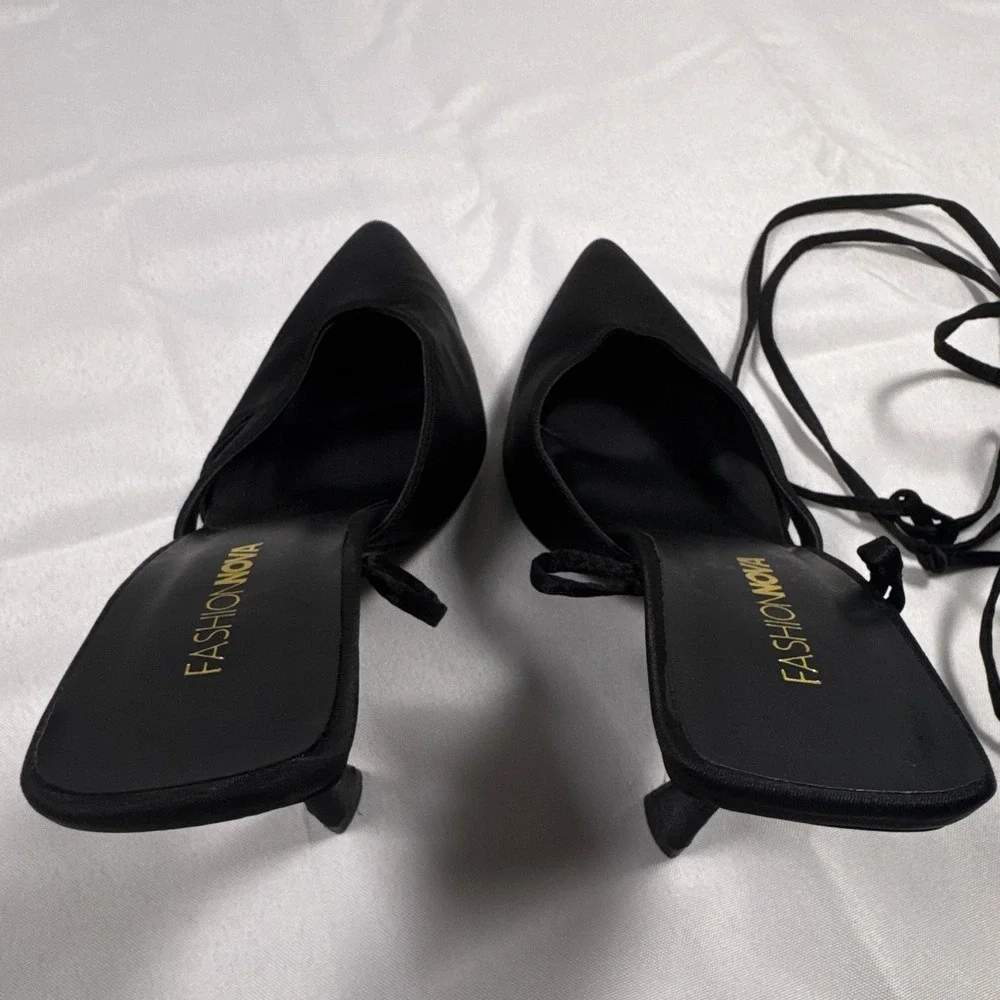 Fashion Nova Black Faux Suede Pointed Toe Strappy Ankle Wrap Heels Size 7